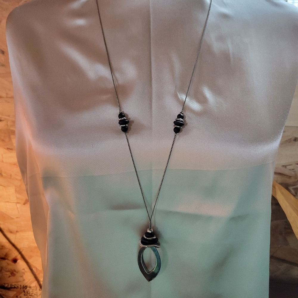 Elegant Silver and Black Pendant Necklace